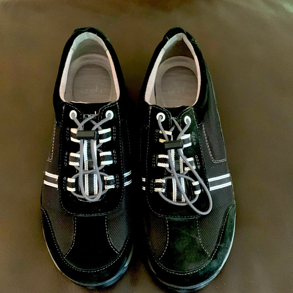 Women's Dansko Black suede Sneakers HELEN Sz 40 US 9-9.5